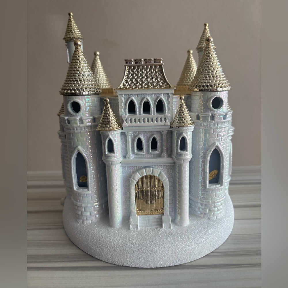 Bath & Body Works Disney Princess Light up Castle 3 Wick Candle Holder Gold Tone
